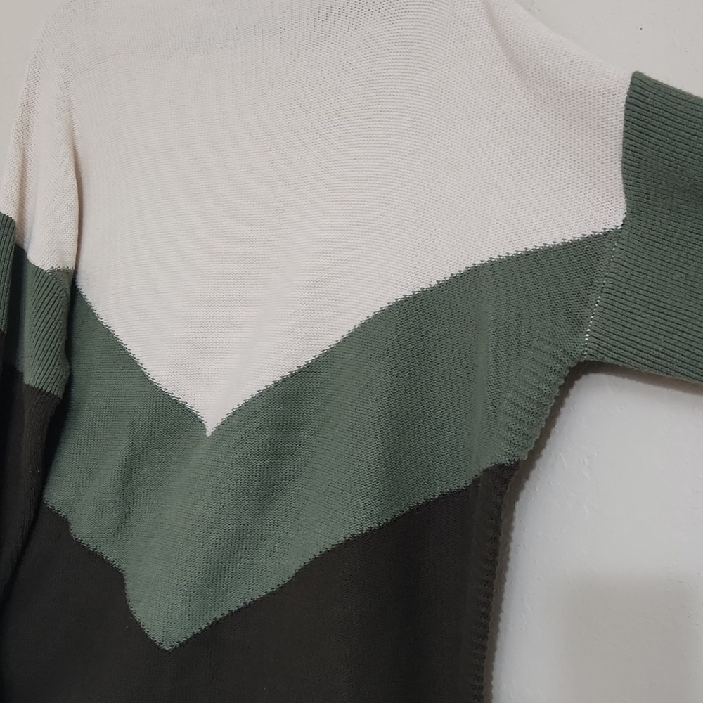 Elegant Color block green cream & brown sweater Career Contemporary Minimalist - Picture 5 of 11